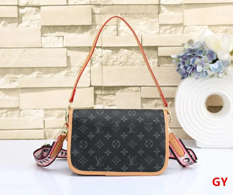 louis vuitton mini sac a main pour femme s_12667361